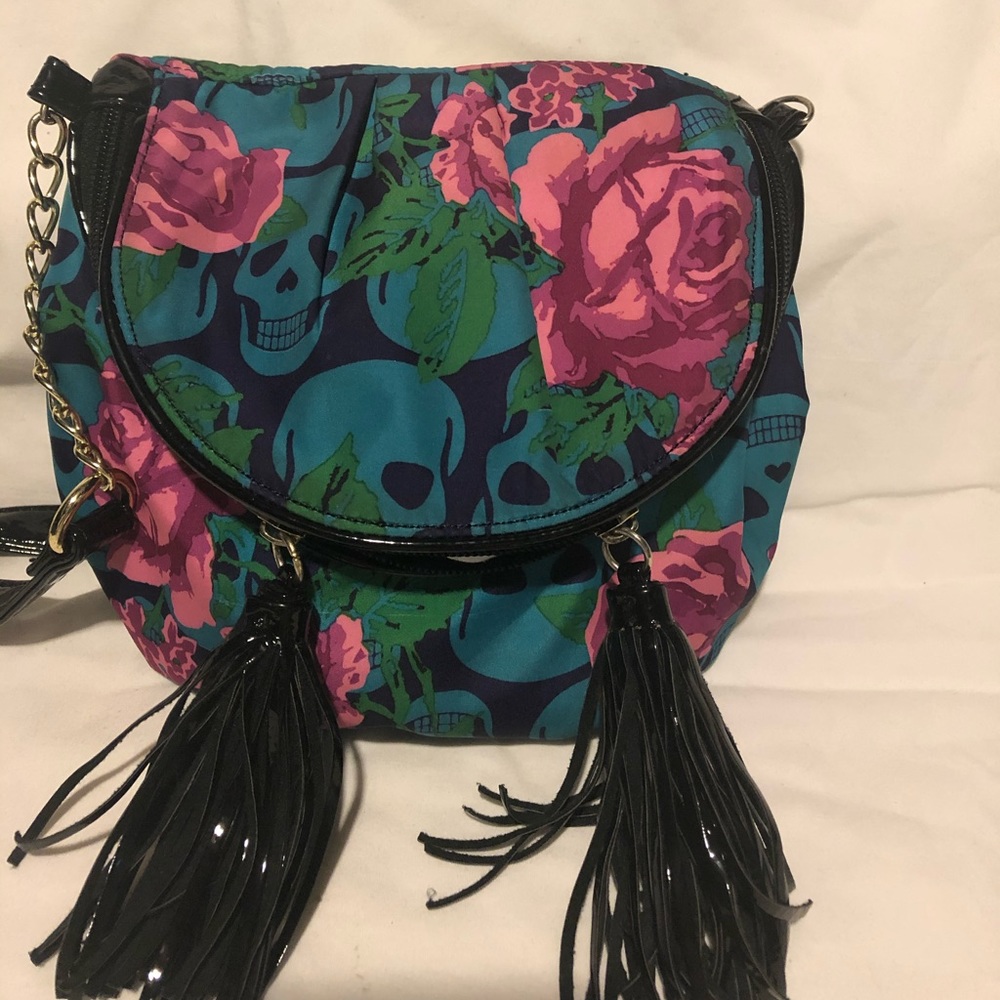 Painted Garden crossbody bag By : Betsey Johnson